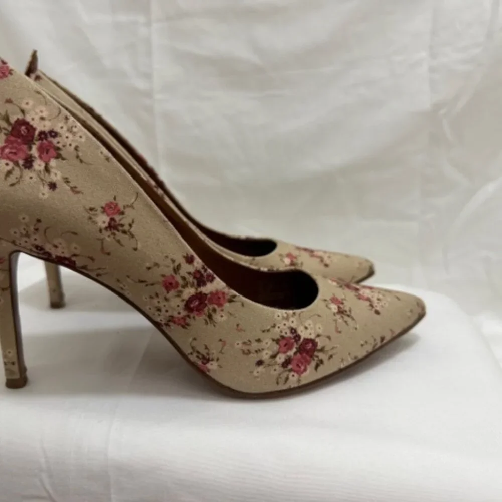 Coach Pump Shoes. Size 9B. Floral print in shades of pink and burgundy - Picture 14 of 14
